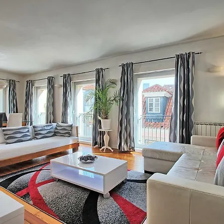 MyPlaceLisbon - Bairro Alto Apartment-2